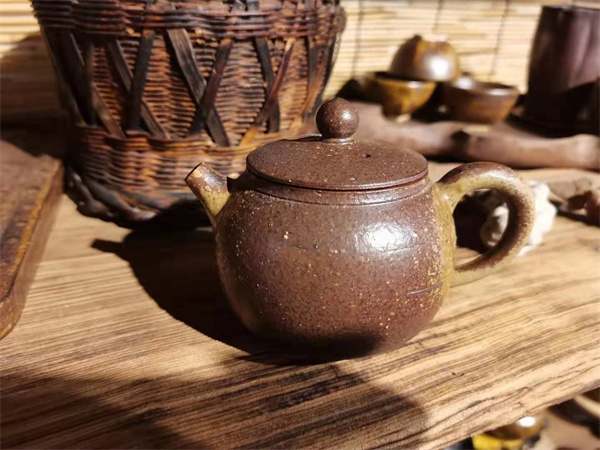 大理特色團建活動推薦：來喜洲古鎮制作大理喜陶柴燒，體驗大理非遺文化的魅力